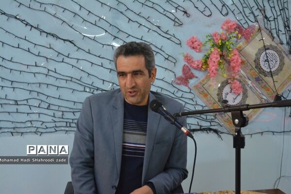 مراسم تقدیر از منتخبان مسابقات قرآن عترت و نماز سال قبل در مکان دارالقرآن ناحیه یک مشهد مقدس