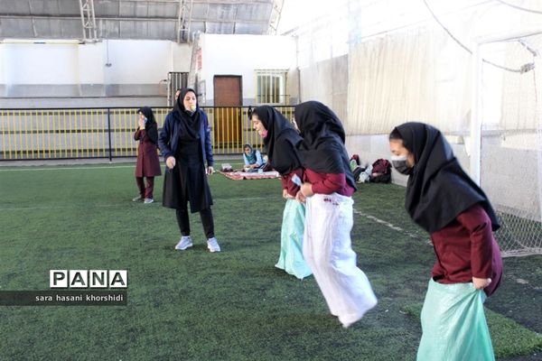 گرامیداشت هفته ملی مازندران به همت دانش‌آموزان دبیرستان مائده گلوگاه