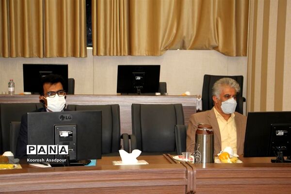 نشست مدیرکل مدارس غیر انتفاعی وزارت آموزش و پرورش در فارس