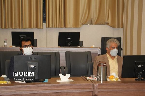 نشست مدیرکل مدارس غیر انتفاعی وزارت آموزش و پرورش در فارس