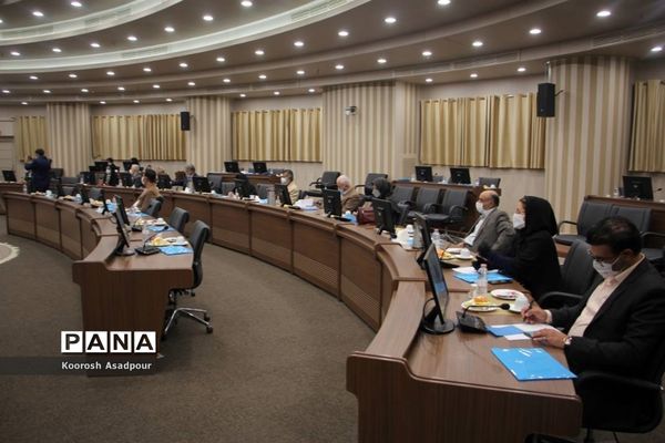 نشست مدیرکل مدارس غیر انتفاعی وزارت آموزش و پرورش در فارس