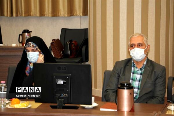 نشست مدیرکل مدارس غیر انتفاعی وزارت آموزش و پرورش در فارس