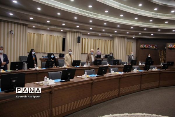 نشست مدیرکل مدارس غیر انتفاعی وزارت آموزش و پرورش در فارس