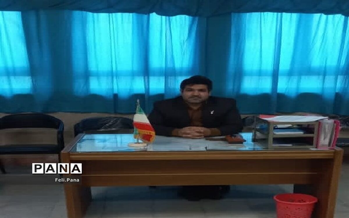 کامیار: محتوای کتب درسی نیازمند بازنگری است