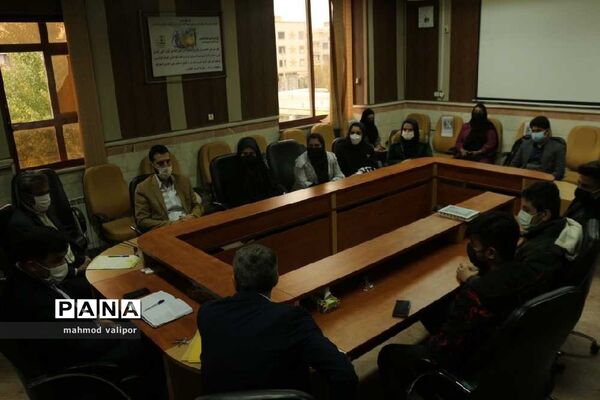 نشست خبرنگاران پانا با معاون پرورشی آموزش و پرورش شهرستان البرز
