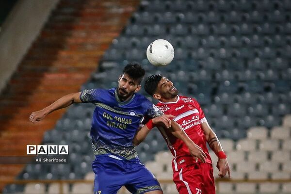 دیدار تیم‌های پرسپولیس  و گل‌گهر سیرجان