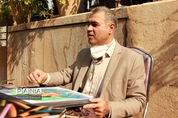 آیین گشایش دومین جشنواره معلمان هنرمند در آرامگاه حافظ شیرازی