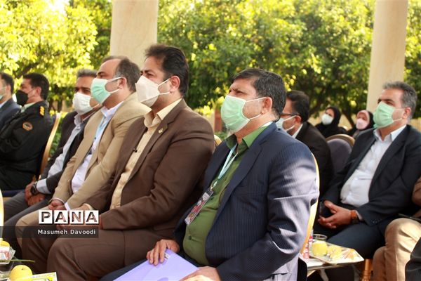 آیین گشایش دومین جشنواره معلمان هنرمند در آرامگاه حافظ شیرازی