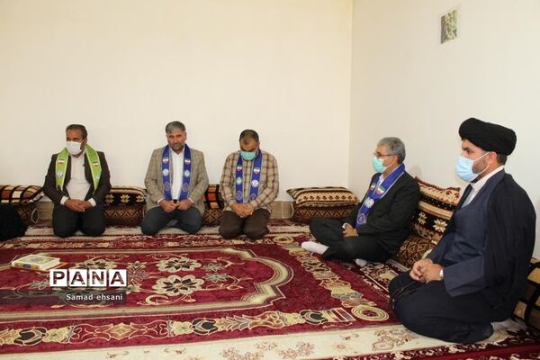 تجلیل از خانواده شهدای دانش‌آموز بخش چیتاب