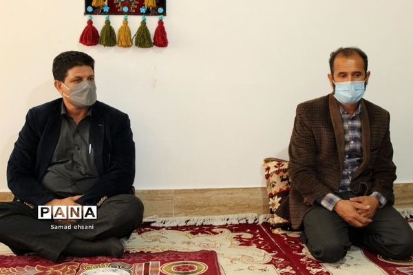 تجلیل از خانواده شهدای دانش‌آموز بخش چیتاب