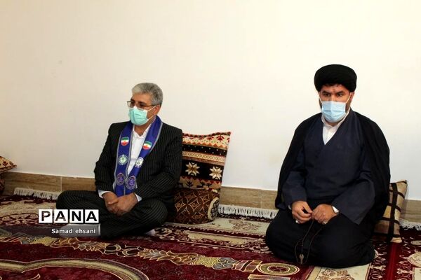 تجلیل از خانواده شهدای دانش‌آموز بخش چیتاب