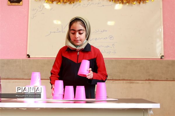 بازدید رئیس سازمان دانش‌آموزی فارس از روند برگزاری مسابقات المپیاد رویش در مدارس ناحیه 2 شیراز