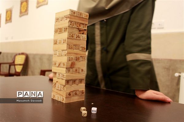 بازدید رئیس سازمان دانش‌آموزی فارس از روند برگزاری مسابقات المپیاد رویش در مدارس ناحیه 2 شیراز