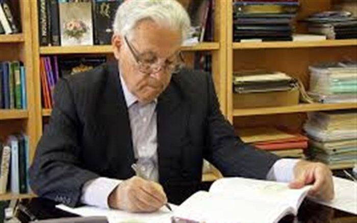 پرفسور ثبوتی: دانشگاهیان بیشتر خودزنی می‌کنند تا به نقاط قوت‌شان بپردازند