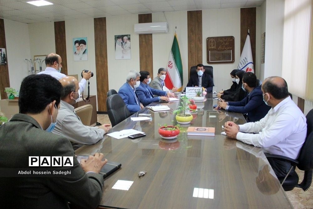 جلسه هم‌اندیشی طرح دانش‌آموز تراز انقلاب اسلامی آموزش و پرورش استان بوشهر