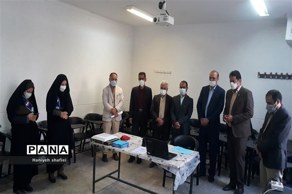 برگزاری مسابقات بازی‌های فکری سرگرمی رویش به صورت آنلاین در  در دبیرستان شهید صالحی شیراز