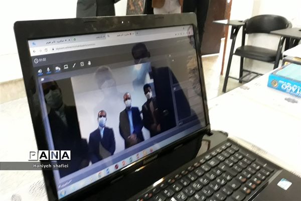 برگزاری مسابقات بازی‌های فکری سرگرمی رویش به صورت آنلاین در  در دبیرستان شهید صالحی شیراز