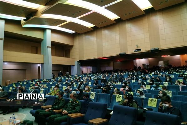 همایش پیشگامان گام دوم انقلاب در شهرستان شاهین شهر