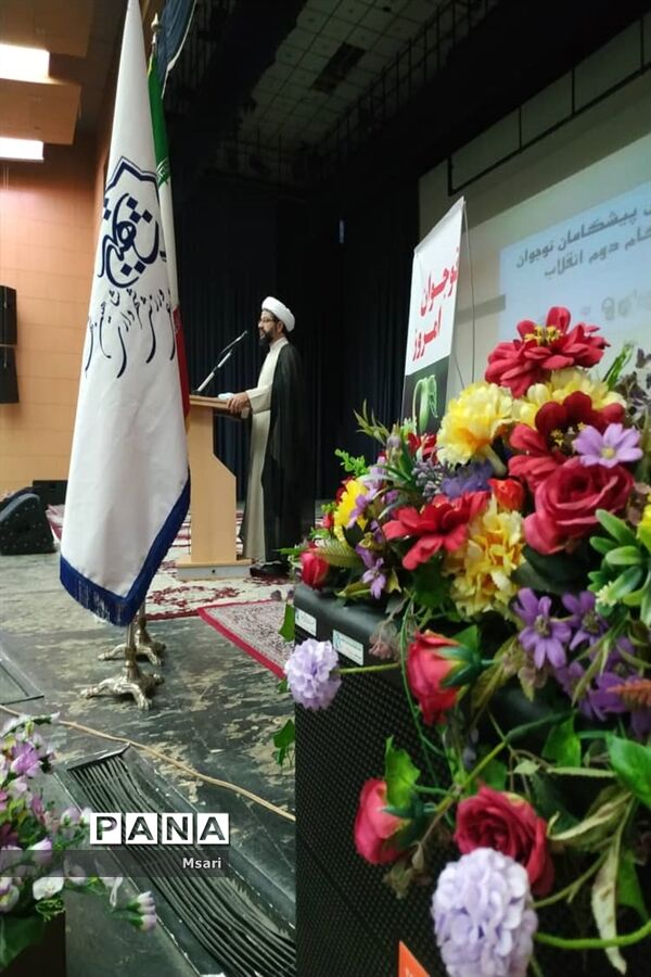 همایش پیشگامان گام دوم انقلاب در شهرستان شاهین شهر