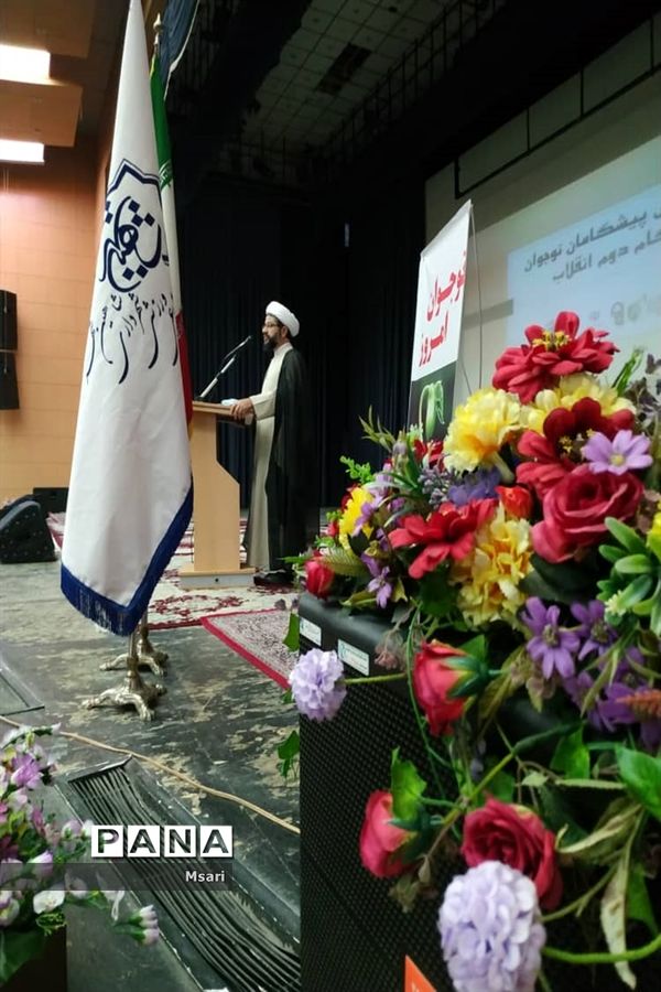 همایش پیشگامان گام دوم انقلاب در شهرستان شاهین شهر