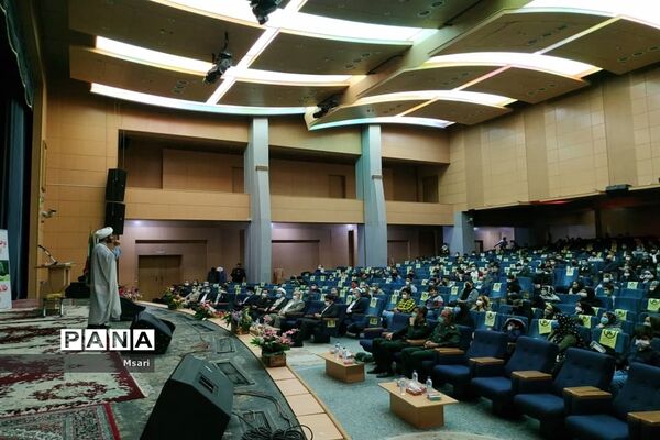 همایش پیشگامان گام دوم انقلاب در شهرستان شاهین شهر