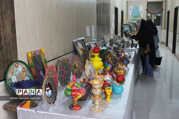 نمایشگاه و فروشگاه صنایع دستی در کانون فرهنگی تربیتی کوثر بوشهر