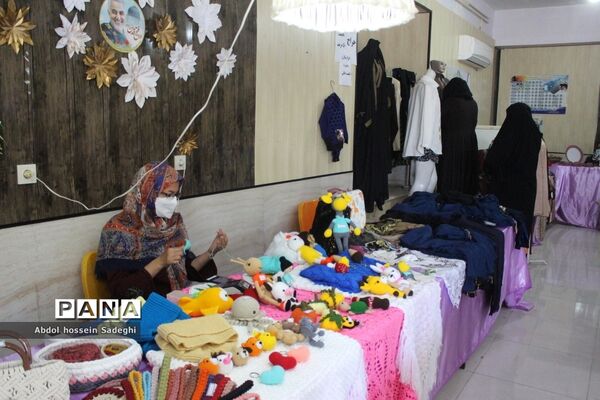 نمایشگاه و فروشگاه صنایع دستی در کانون فرهنگی تربیتی کوثر بوشهر