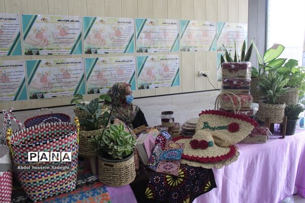 نمایشگاه و فروشگاه صنایع دستی در کانون فرهنگی تربیتی کوثر بوشهر