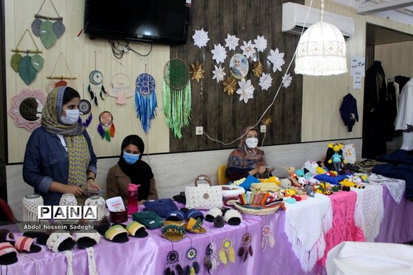 نمایشگاه و فروشگاه صنایع دستی در کانون فرهنگی تربیتی کوثر بوشهر