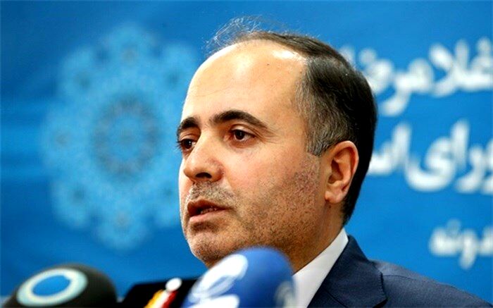 پرداختن به موضوعات حزبی و  فامیلی به دولت لطمه می‌زند