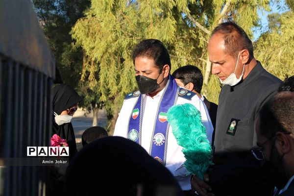 تقدیر مدیر سازمان دانش‌آموزی استان فارس از خانواده دانش آموز پیشتاز مرحومه مهسا هاشمی بالاشهری