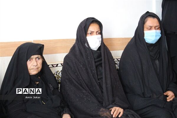 تقدیر مدیر سازمان دانش‌آموزی استان فارس از خانواده دانش آموز پیشتاز مرحومه مهسا هاشمی بالاشهری