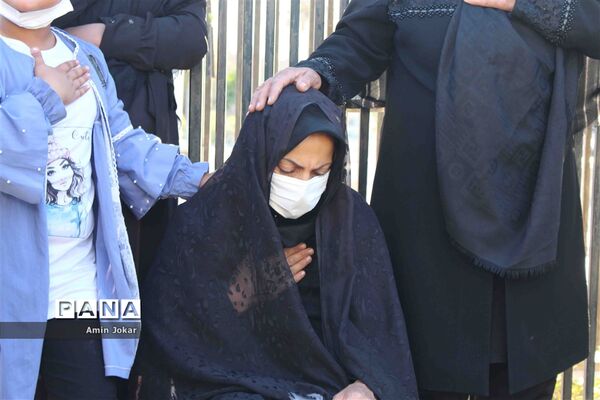 تقدیر مدیر سازمان دانش‌آموزی استان فارس از خانواده دانش آموز پیشتاز مرحومه مهسا هاشمی بالاشهری