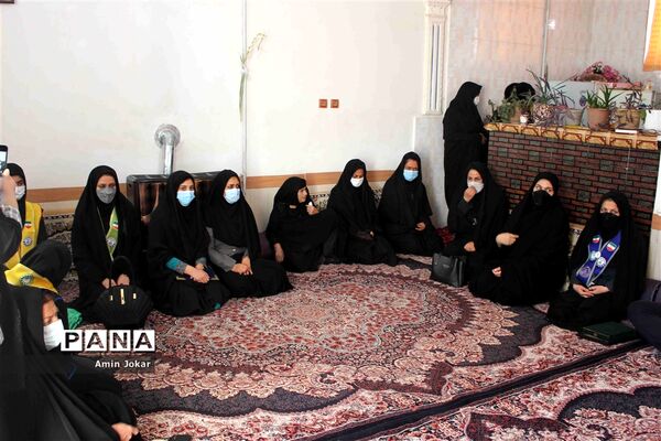 تقدیر مدیر سازمان دانش‌آموزی استان فارس از خانواده دانش آموز پیشتاز مرحومه مهسا هاشمی بالاشهری