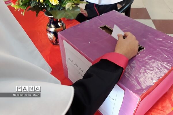انتخابات شورای دانش‌آموزی در رودهن