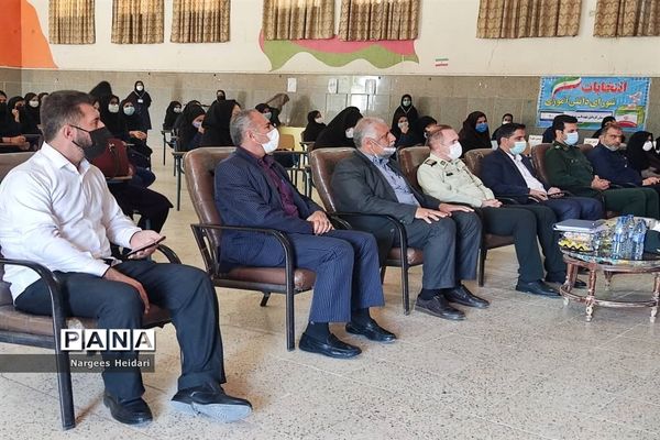 برگزاری نمادین بیست و چهارمین دوره انتخابات شورای دانش‌آموزی شهرستان امیدیه