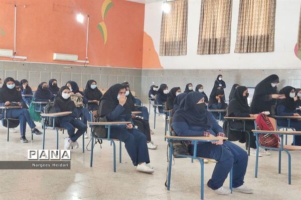 برگزاری نمادین بیست و چهارمین دوره انتخابات شورای دانش‌آموزی شهرستان امیدیه