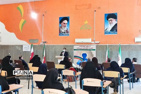 برگزاری نمادین بیست و چهارمین دوره انتخابات شورای دانش‌آموزی شهرستان امیدیه