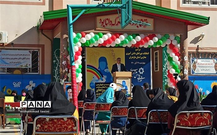 شورای دانش‌آموزی نماد مردم‌سالاری، تمرین و ممارست برای شکوفایی اندیشه است