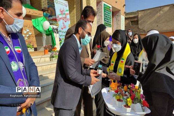 برگزاری مرحله آموزشگاهی المپیاد بازی‌های فکری سرگرمی رویش در شیراز