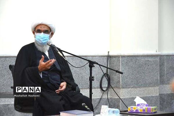 دیدار کارکنان معاونت پرورشی و فرهنگی اداره آموزش و پرورش استان بوشهر با آیت الله صفایی بوشهری
