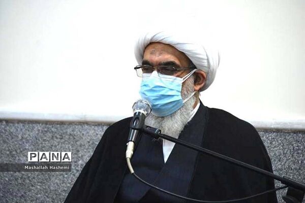 دیدار کارکنان معاونت پرورشی و فرهنگی اداره آموزش و پرورش استان بوشهر با آیت الله صفایی بوشهری