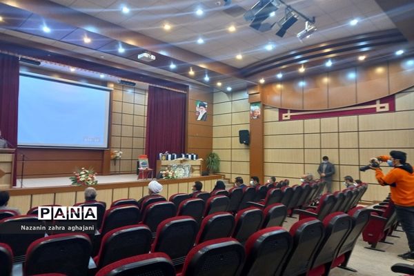 مراسم تقدیر از رتبه‌های برتر کنکور در رباط کریم