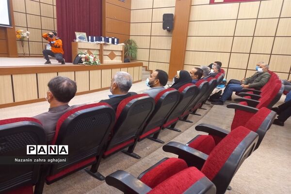 مراسم تقدیر از رتبه‌های برتر کنکور در رباط کریم