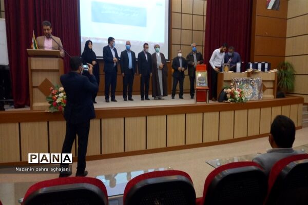مراسم تقدیر از رتبه‌های برتر کنکور در رباط کریم