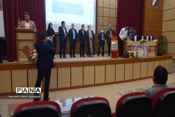 مراسم تقدیر از رتبه‌های برتر کنکور در رباط کریم
