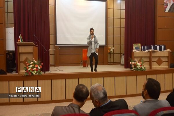مراسم تقدیر از رتبه‌های برتر کنکور در رباط کریم