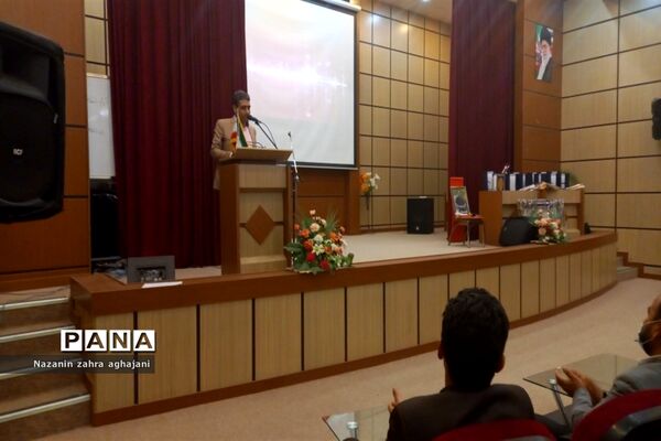 مراسم تقدیر از رتبه‌های برتر کنکور در رباط کریم