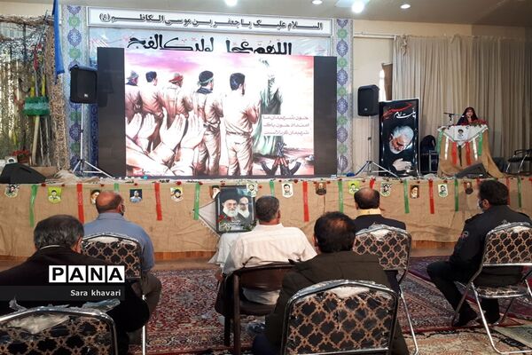 تجلیل از خانواده شهدای دانش‌آموز شهرستان پیشوا