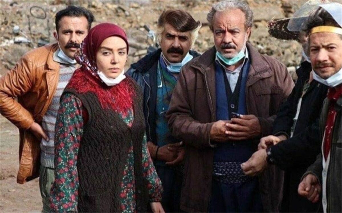 نگاهی به سه‌گانه «نون‌خ»